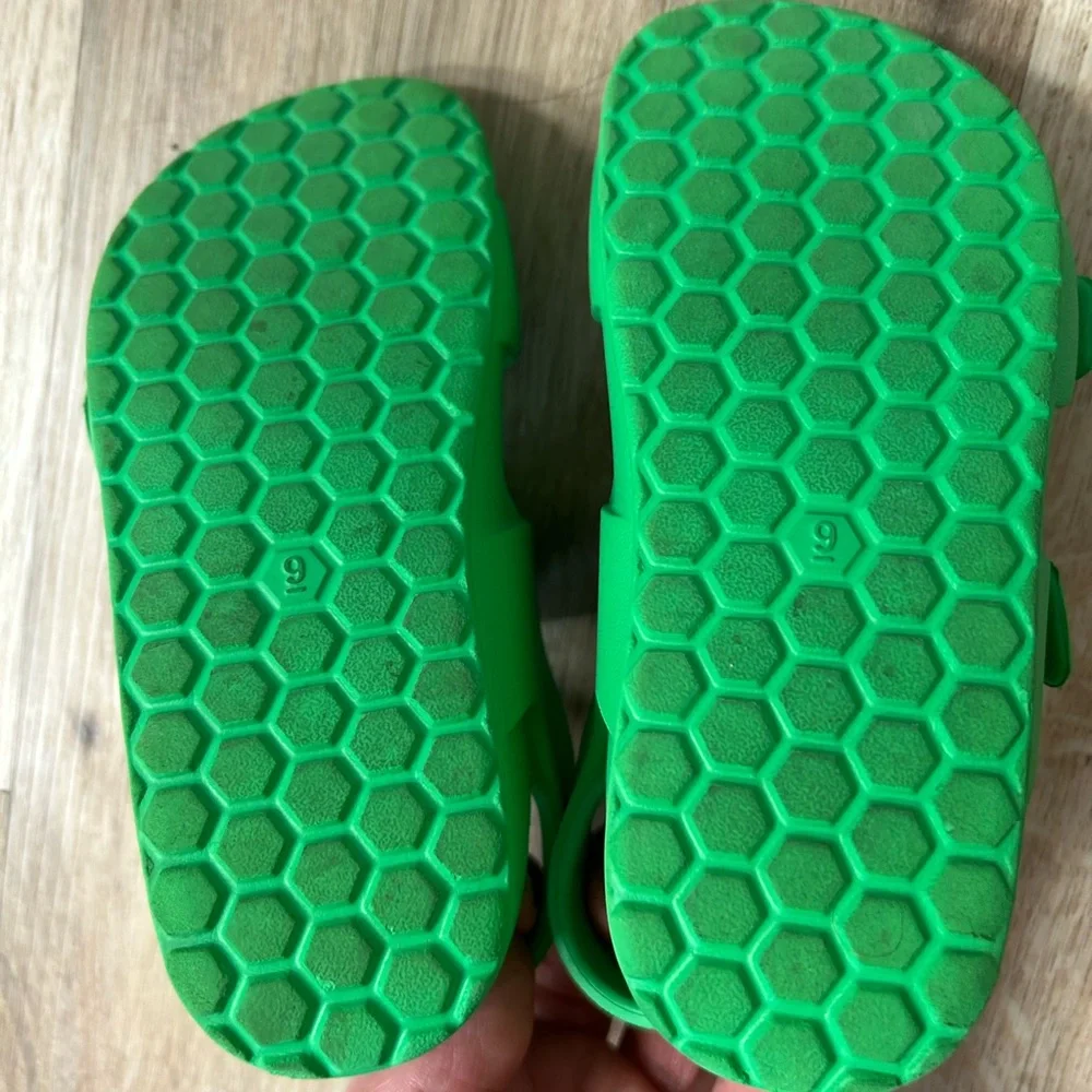 Cat & Jack Green Kids Sandals, size 9 - Picture 3 of 6